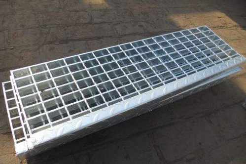 踏步板不能大批量储备现货的原因?